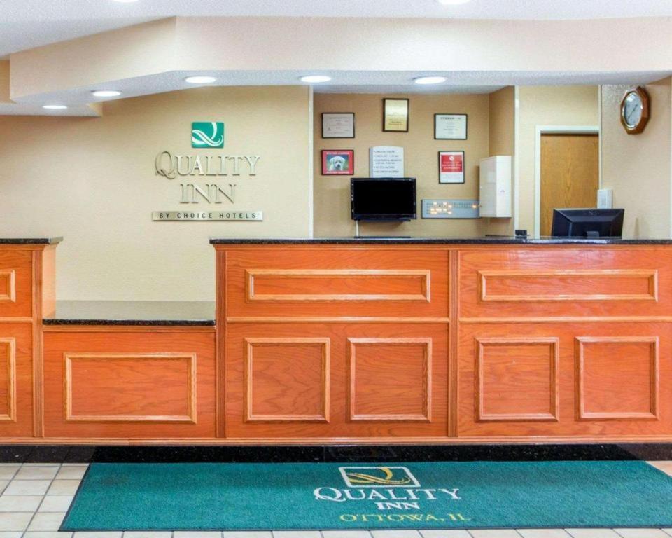 Quality Inn Ottawa Near Starved Rock State Park Bagian luar foto