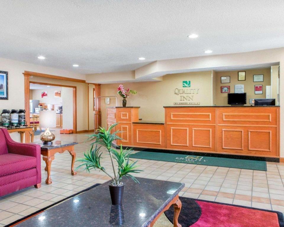 Quality Inn Ottawa Near Starved Rock State Park Bagian luar foto