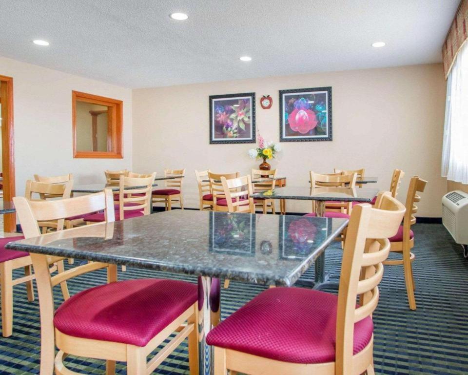Quality Inn Ottawa Near Starved Rock State Park Bagian luar foto