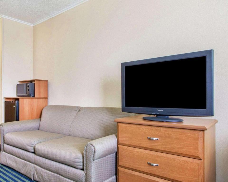 Quality Inn Ottawa Near Starved Rock State Park Bagian luar foto
