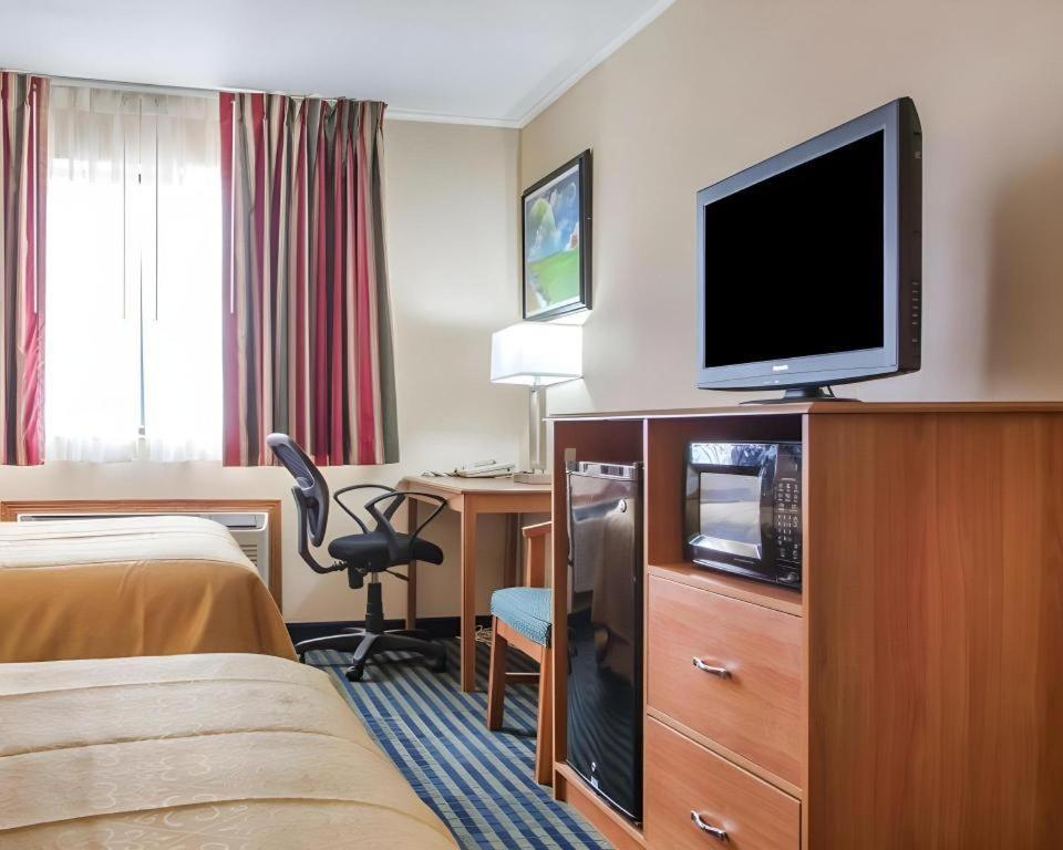Quality Inn Ottawa Near Starved Rock State Park Bagian luar foto