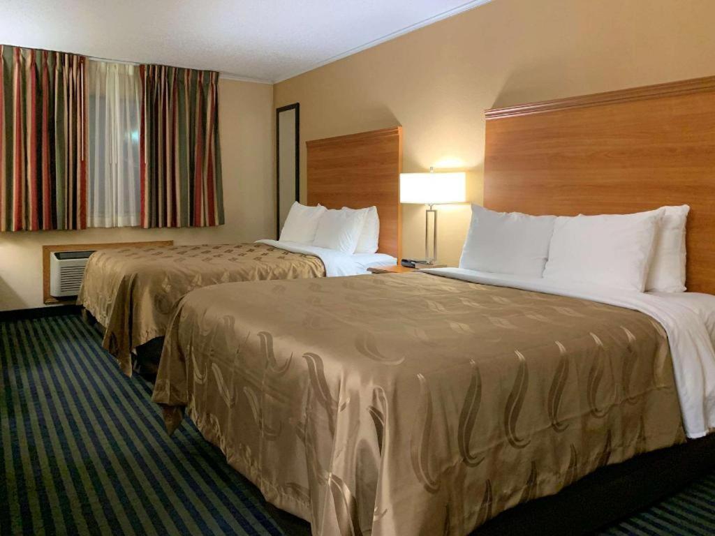 Quality Inn Ottawa Near Starved Rock State Park Bagian luar foto