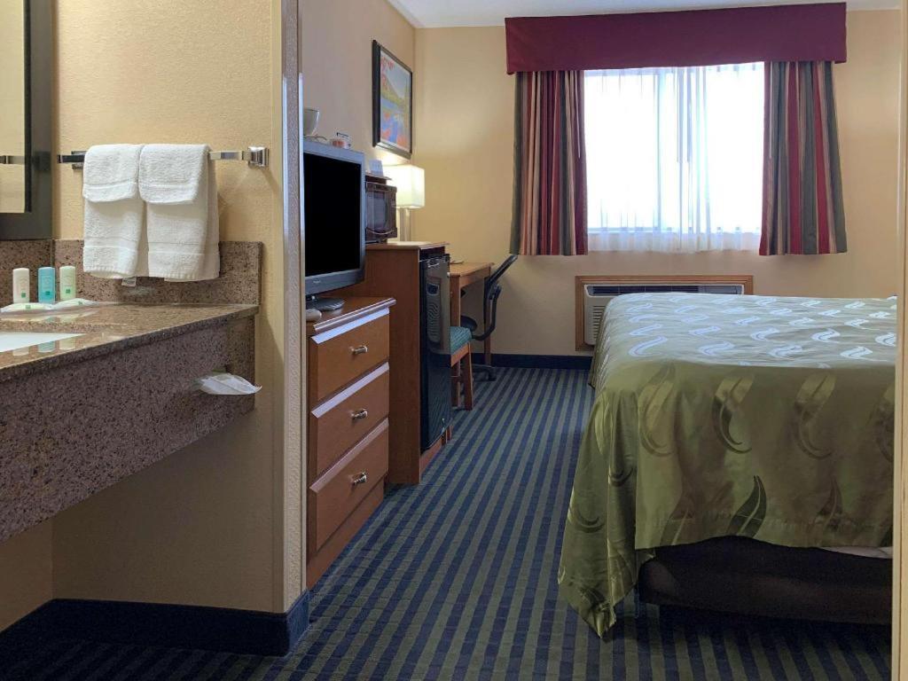 Quality Inn Ottawa Near Starved Rock State Park Bagian luar foto