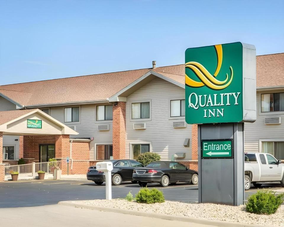 Quality Inn Ottawa Near Starved Rock State Park Bagian luar foto