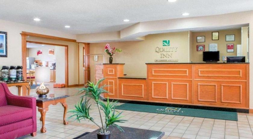 Quality Inn Ottawa Near Starved Rock State Park Bagian luar foto