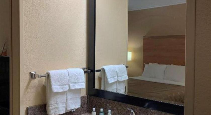 Quality Inn Ottawa Near Starved Rock State Park Bagian luar foto